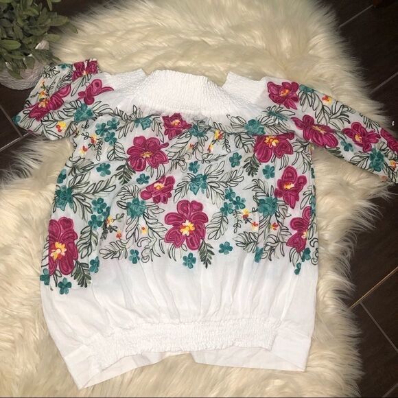 Studio West apparel white off the shoulder embroidery blouse sz large - Picture 3 of 6
